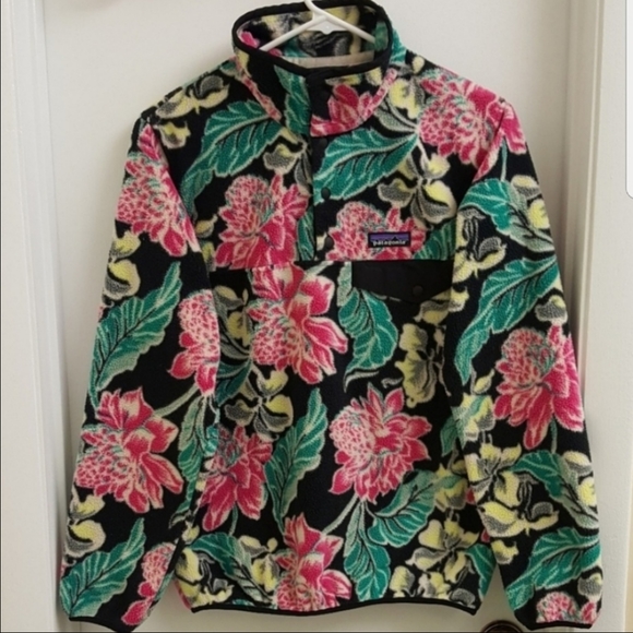 Patagonia Jackets & Blazers - 😍RARE Patagonia synchilla floral fleece pullover